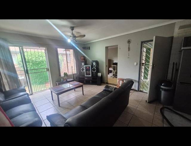 2 BEDROOM TOWNHOUSE FOR SALE IN TERENURE